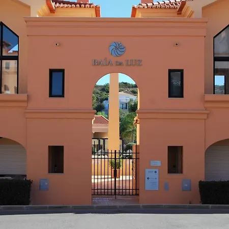 Stunning 2 Bedroom Apartment 500M To Luz Beach Exterior photo