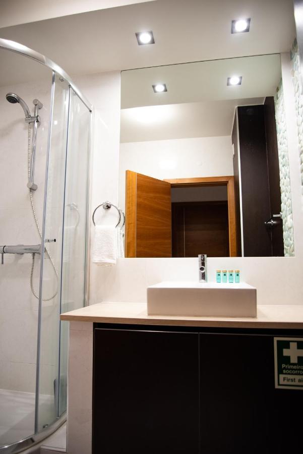 Apartment Stunning 2 Bedroom 500m To Luz