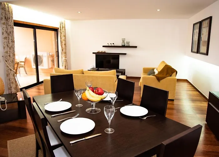 Stunning 2 Bedroom Apartment 500M To Luz Beach