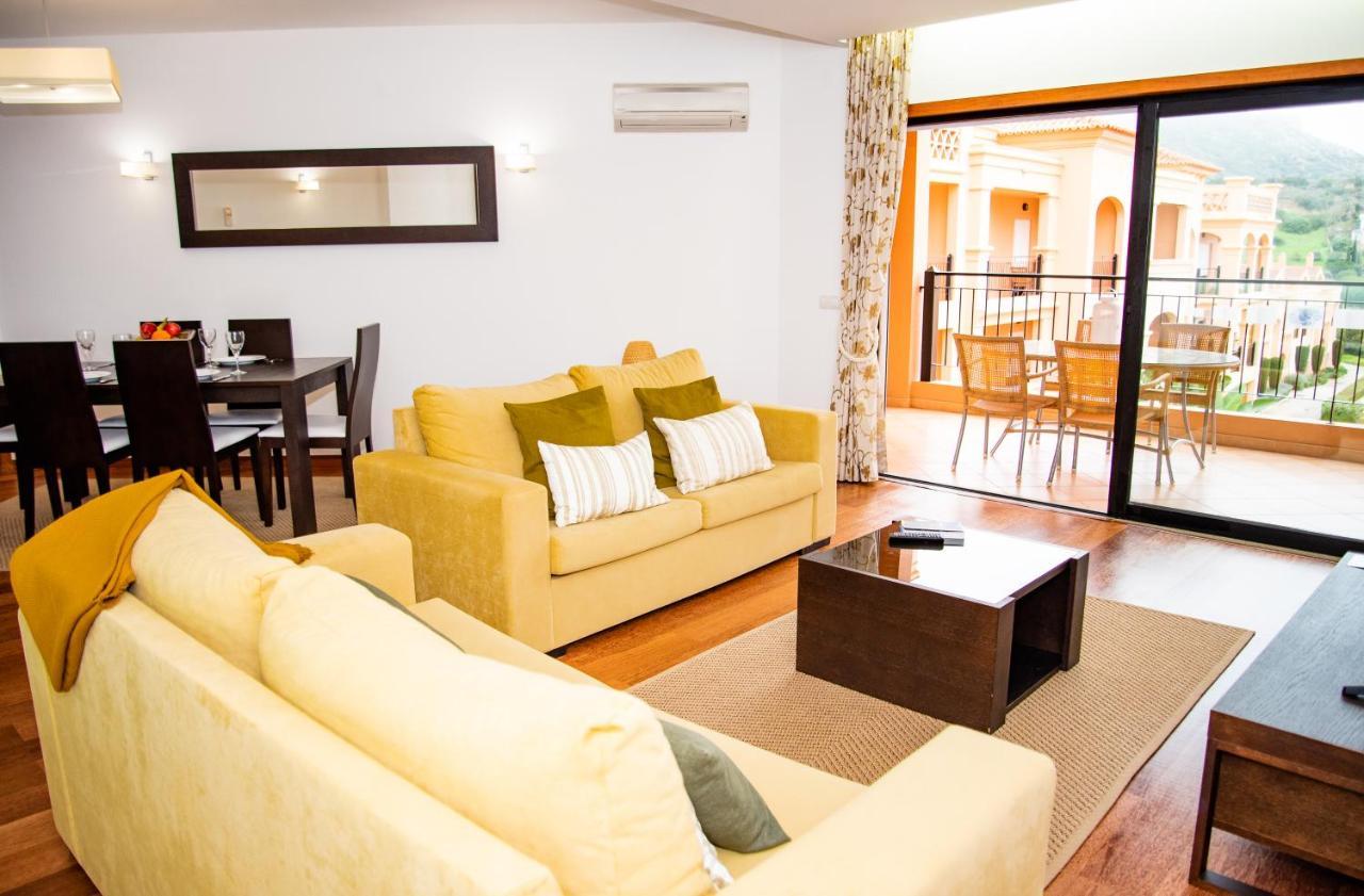 Apartment Stunning 2 Bedroom 500m To *